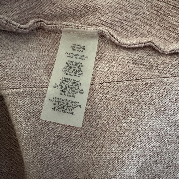 Women's Pink Sweater - Crew Neck Wool Blend. - Picture 4 of 5